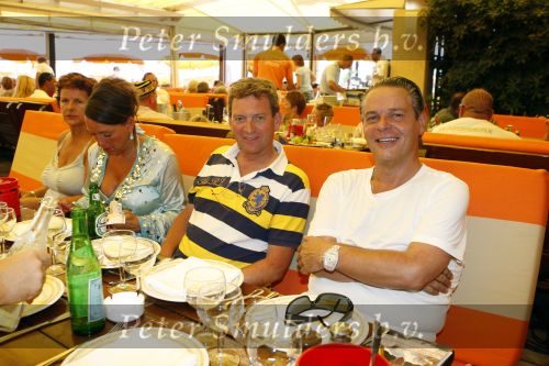 St Tropez 4 augustus 2007
Vrijgezellendag van Willibrord Frequin bij Tahiti Beach. Sjaak v Vliet en Harrie v d Moesdijk
