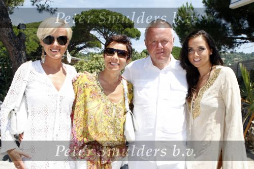St Tropez 3 augustus  2007
Harry Mens met zijn dochters Marlous Suze en ex vrouw Suze.