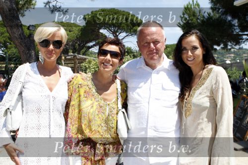 St Tropez 3 augustus  2007
Harry Mens met zijn dochters Marlous Suze en ex vrouw Suze.