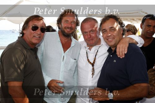 St Tropez 3 augustus 2007
Jan des Bouvrie viert zijn 65 e verjaardag bij Tropezina . Theo Diets Aad Ouborg Harry Mens en Herman Heinsbroek