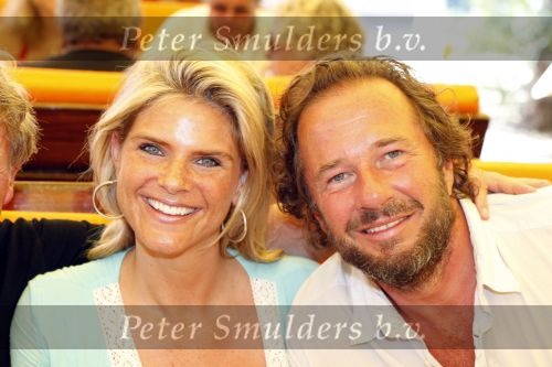 St Tropez 4 augustus 2007
Vrijgezellendag van Willibrord Frequin bij Tahiti Beach.  Herman Heinsbroek en een vriendin