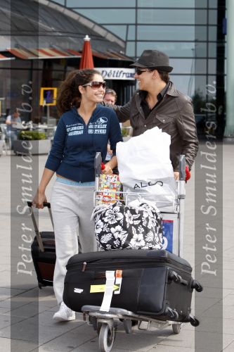 Schiphol 6 augustus 2007
Jan Smit en Yolanthe Cabau v Kasbergen komen terug op schiphol van hun reis naar India de Malediven en New York.
Peter Smulders bv
