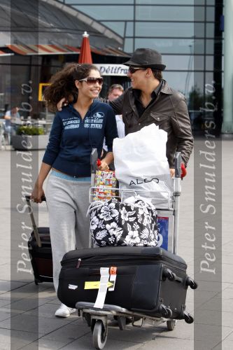Schiphol 6 augustus 2007
Jan Smit en Yolanthe Cabau v Kasbergen komen terug op schiphol van hun reis naar India de Malediven en New York.
Peter Smulders bv