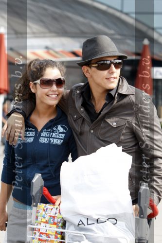Schiphol 6 augustus 2007
Jan Smit en Yolanthe Cabau v Kasbergen komen terug op schiphol van hun reis naar India de Malediven en New York. Jan met hoed
Peter Smulders bv