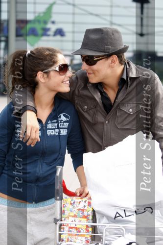 Schiphol 6 augustus 2007
Jan Smit en Yolanthe Cabau v Kasbergen komen terug op schiphol van hun reis naar India de Malediven en New York. Jan met hoed
Peter Smulders bv