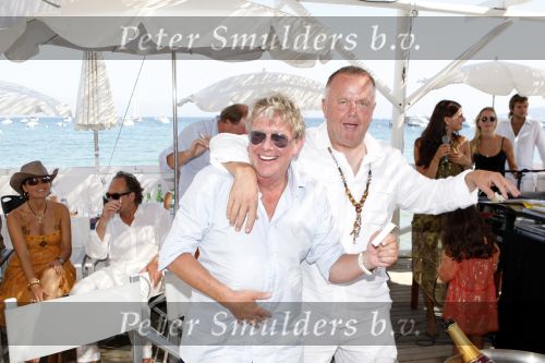 St Tropez 3 augustus 2007
Jan des Bouvrie viert zijn 65 e verjaardag bij Tropezina . Jan met Harry Mens