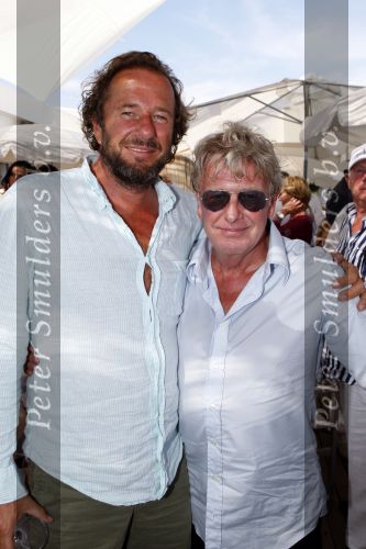 St Tropez 3 augustus 2007
Jan des Bouvrie viert zijn 65 e verjaardag bij Tropezina . Jan met Herman heinsbroek