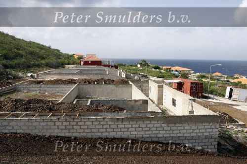 Curacao 28 juli 2007
Jan des Bouvrie bouwt 3 villa\'s op coral estate.