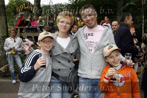Wassenaar 11 juli 2007
Premiere Sitah in duinrell.Joost Buitenweg met vrouw en kinderen
