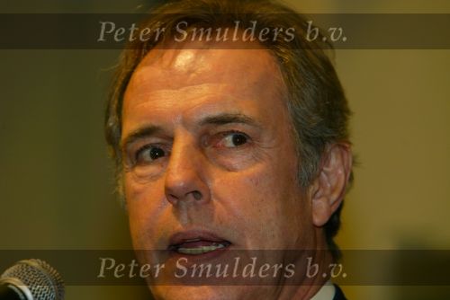 Sittard 15 januari 2003
Presentatie beeld Toon Hermans.
Aanwezig Maurice Hermans Gaby Hermans en ..... Hermans met hun dames. Jos Brink