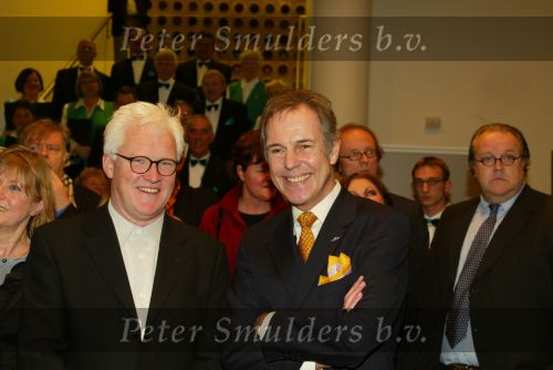Sittard 15 januari 2003
Presentatie beeld Toon Hermans.
Aanwezig Maurice Hermans Gaby Hermans en ..... Hermans met hun dames. Jos Brink