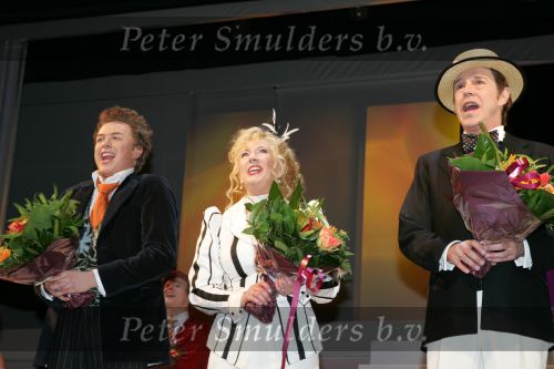 Eindhoven 21 november 2004
Premiere Hello Dolly in schouwburg Eindhoven.
 Jos Brink enWilleke Alberti en Jamai