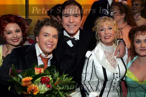 Eindhoven 21 november 2004
Premiere Hello Dolly in schouwburg Eindhoven.
 Jos Brink enWilleke Alberti en Jamai