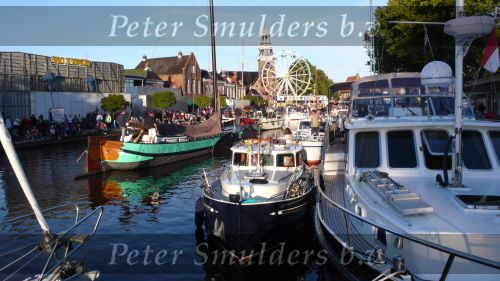 Lemmer, 31 Juli 2007
Lemmer Week Kermis, doortocht van de skutsje zeilboten en andere boten door het centrum voor 2 wedstrijddagen, Haven, Sluis