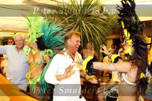 St Tropez 4 augustus 2007
Vrijgezellendag van Willibrord Frequin bij Tahiti Beach. Marcel Boekhoorn