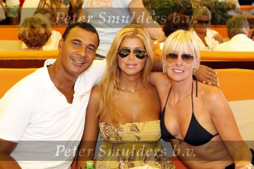 St Tropez 4 augustus 2007
Vrijgezellendag van Willibrord Frequin bij Tahiti Beach. Ruud Gullit Estelle en Monique des Bouvrie