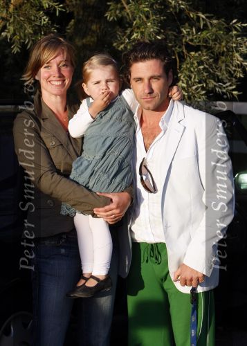 8 augustus 2007
Nienke Romer met man en dochter