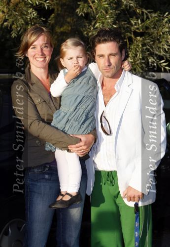 8 augustus 2007
Nienke Romer met man en dochter