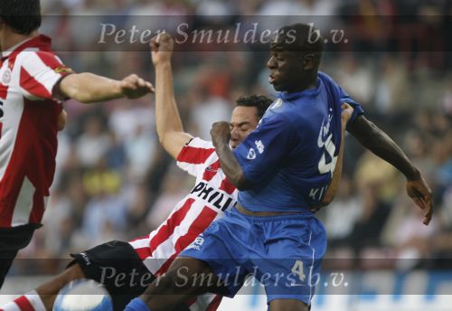 Eindhoven, 25 Augustus 2007 Eerste thuiswedstrijd Seizoen 2007/2008 PSV-NEC, eindstand 5-0
Otman Bakkal contra Dominique Kivuvu
