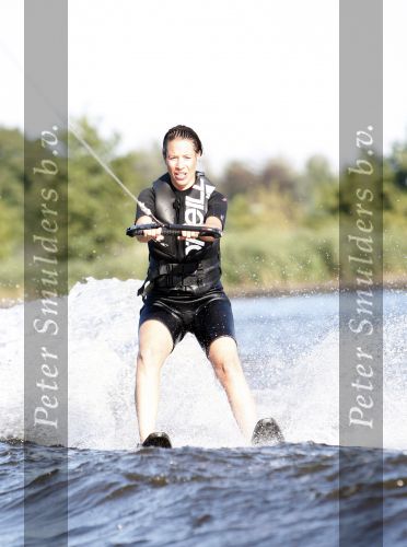Loosdrecht 5 augustus 2007
Renee Vervoorn aan het waterskien op de Loosdrechtse plassen.
Peter Smulders bv
