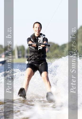 Loosdrecht 5 augustus 2007
Renee Vervoorn aan het waterskien op de Loosdrechtse plassen.
Peter Smulders bv