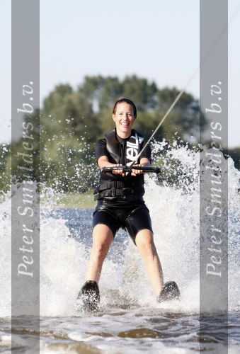 Loosdrecht 5 augustus 2007
Renee Vervoorn aan het waterskien op de Loosdrechtse plassen.
Peter Smulders bv