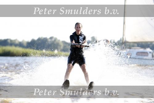 Loosdrecht 5 augustus 2007
Renee Vervoorn aan het waterskien op de Loosdrechtse plassen.
Peter Smulders bv