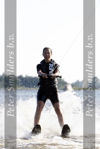 Loosdrecht 5 augustus 2007
Renee Vervoorn aan het waterskien op de Loosdrechtse plassen.
Peter Smulders bv