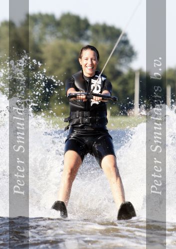 Loosdrecht 5 augustus 2007
Renee Vervoorn aan het waterskien op de Loosdrechtse plassen.
Peter Smulders bv