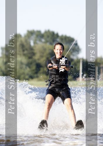 Loosdrecht 5 augustus 2007
Renee Vervoorn aan het waterskien op de Loosdrechtse plassen.
Peter Smulders bv