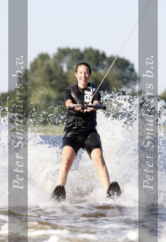 Loosdrecht 5 augustus 2007
Renee Vervoorn aan het waterskien op de Loosdrechtse plassen.
Peter Smulders bv
