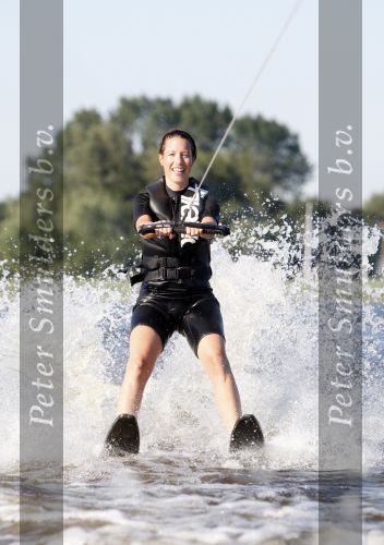 Loosdrecht 5 augustus 2007
Renee Vervoorn aan het waterskien op de Loosdrechtse plassen.
Peter Smulders bv