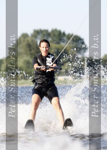 Loosdrecht 5 augustus 2007
Renee Vervoorn aan het waterskien op de Loosdrechtse plassen.
Peter Smulders bv