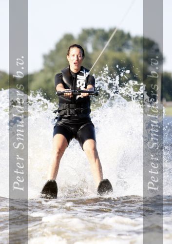 Loosdrecht 5 augustus 2007
Renee Vervoorn aan het waterskien op de Loosdrechtse plassen.
Peter Smulders bv