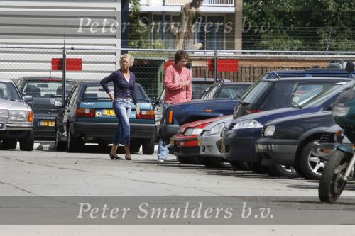 Amsterdam, 27 Juli 2007
Rick Brandsteder ging vandaag met zijn broer Robert Brandsteder en chauffeur Menno Kohler de auto van zijn moeder ophalen die hij afgelopen week met drank op in elkaar had gereden.
Na een nachtje cel mocht hij weer naar huis.
Foto Peter Smulders BV