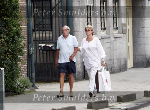 Amsterdam 6 augustus 2007
Rijk de Gooyer en zijn vriendin Nel wandelen door Amsterdam.