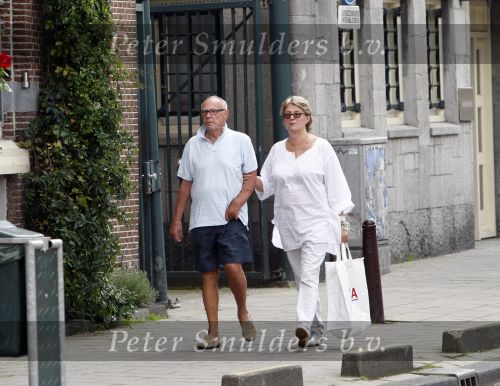 Amsterdam 6 augustus 2007
Rijk de Gooyer en zijn vriendin Nel wandelen door Amsterdam.