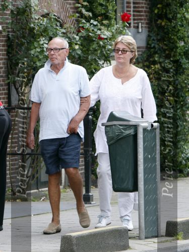 Amsterdam 6 augustus 2007
Rijk de Gooyer en zijn vriendin Nel wandelen door Amsterdam.