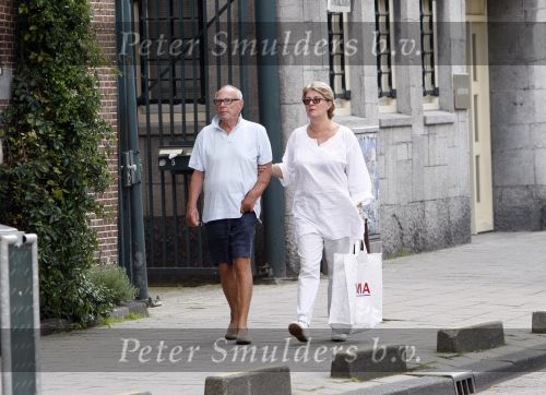 Amsterdam 6 augustus 2007
Rijk de Gooyer en zijn vriendin Nel wandelen door Amsterdam.