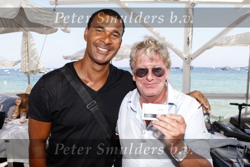 St Tropez 3 augustus 2007
Jan des Bouvrie viert zijn 65 e verjaardag bij Tropezina . Jan met ruud Gullit
Peter Smulders bv