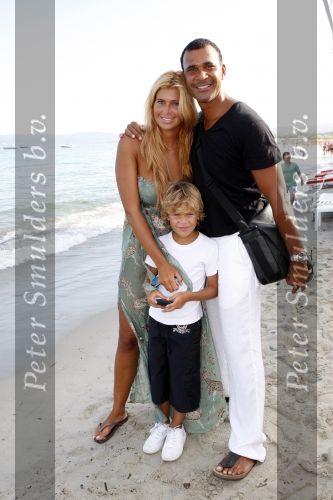 St Tropez 3 augustus 2007
Ruud Gullit Estelle Gullit en hun zoontje Maxim op vakantie in St Tropez.
Peter Smulders bv
