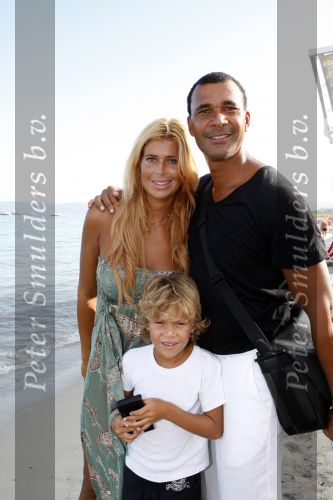 St Tropez 3 augustus 2007
Ruud Gullit Estelle Gullit en hun zoontje Maxim op vakantie in St Tropez.
Peter Smulders bv