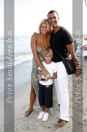 St Tropez 3 augustus 2007
Ruud Gullit Estelle Gullit en hun zoontje Maxim op vakantie in St Tropez.
Peter Smulders bv