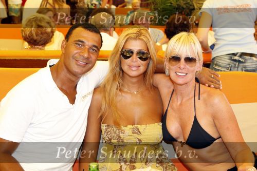 St Tropez 4 augustus 2007
Vrijgezellendag van Willibrord Frequin bij Tahiti Beach. Ruud Gullit Estelle en Monique des Bouvrie
Peter Smulders bv