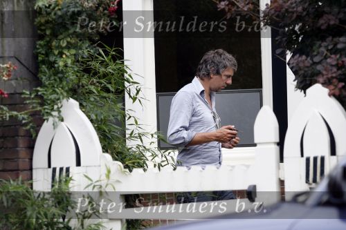 Amsterdam 6 augustus 2007
Ruud de Wild met zijn vriendin Aafke bij hun nieuwe huis.