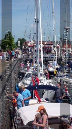 Lemmer, 31 Juli 2007
Lemmer Week Kermis, doortocht van de skutsje zeilboten en andere boten door het centrum voor 2 wedstrijddagen, Haven, Sluis