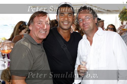 St Tropez 3 augustus 2007
Jan des Bouvrie viert zijn 65 e verjaardag bij Tropezina .Theo Dietz met Ruud Gullit