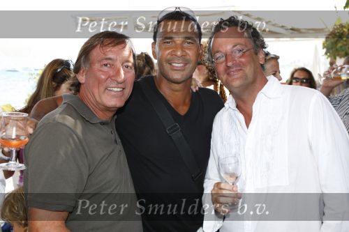 St Tropez 3 augustus 2007
Jan des Bouvrie viert zijn 65 e verjaardag bij Tropezina .Theo Dietz met Ruud Gullit