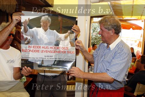 St Tropez 4 augustus 2007
Vrijgezellendag van Willibrord Frequin bij Tahiti Beach.
Peter Smulders bv