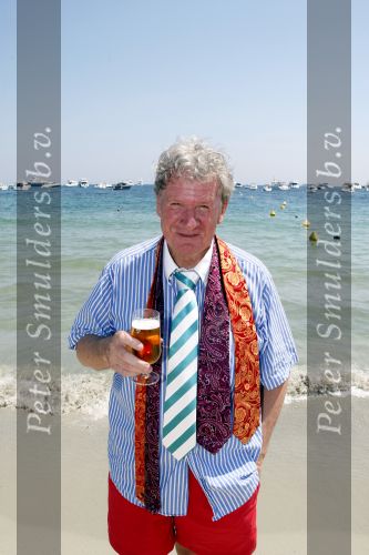 St Tropez 4 augustus 2007
Vrijgezellendag van Willibrord Frequin bij Tahiti Beach.
Peter Smulders bv
